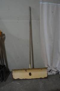 lot 110 image: metal pusher shovel
