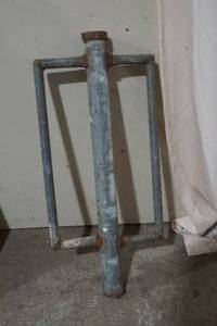 lot 113 image: post pounder