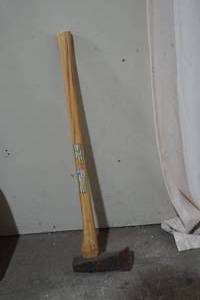 lot 116 image: axe