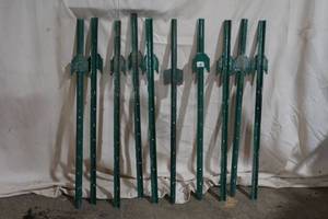 lot 123 image: lot of 10 metal fence posts