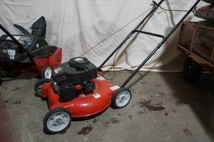lot 127 image: Yard Machine 20 push mower