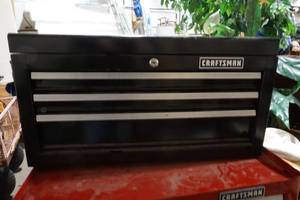 lot 132 image: Craftsman stack on tool box