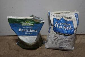 lot 153 image: fertilizer & potting soil