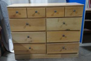 lot 167 image: chest of drawers