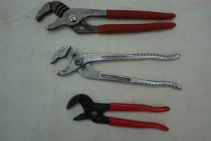 lot 180 image: 3 Channellock pliers