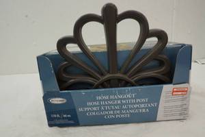 lot 218 image: Suncast Hose Hangout