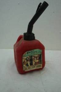 lot 226 image: 1 gallon 4 oz gas can