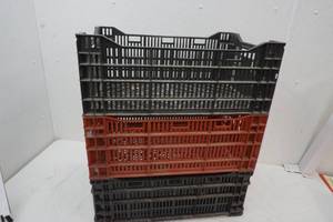 lot 229 image: lot of 3 storage bins