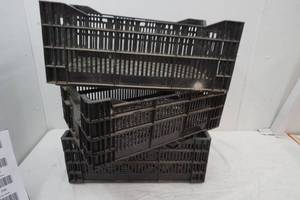 lot 230 image: lot of 3 storage bins