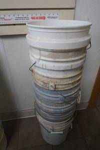 lot 249 image: 7ct  5 gallon buckets