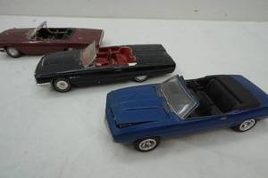 lot 255 image: Ford Thunderbird Convertible lot