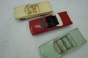 lot 264 image: Ford Thunderbird Lot 3ct