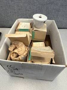 lot 73 image: 12 Crucibles MADE IN HOLLAND With Covers, Size #4  Capacity 140