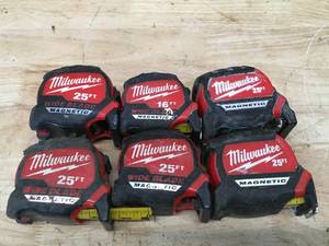 lot 114 image: Lot of 6 - Non-Working Milwaukee Tape Measures