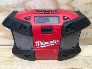 lot 73 image: Milwaukee Radio Model # 2590-20