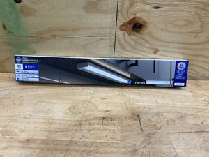 lot 70 image: GE Premium 18 Inch Under Cabinet LED Light