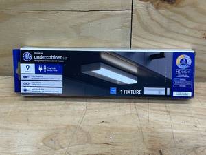 lot 102 image: GE Premium 9 Inch Under Cabinet LED Light Fixture