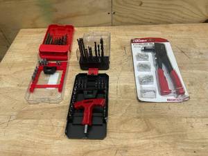 lot 125 image: Lot of Hyper Tough Items