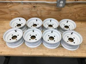 lot 140 image: Lot of 8 - 9 Rims
