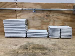 lot 149 image: Lot of Multiple Small Plates