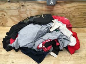 lot 157 image: Lot of Assorted Shirts
