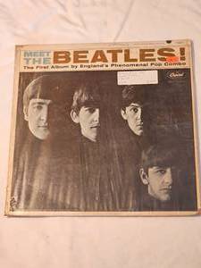 lot 82 image: The Beatles  Meet the Beatles T 2047