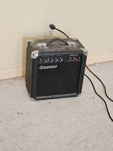 lot 10F image: Silvertone Smart IIIs Amp