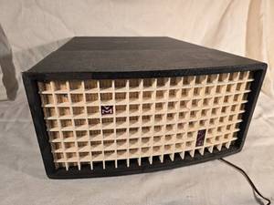 lot 6 image: Voice Of Music Hi-Fi Tube Record Player