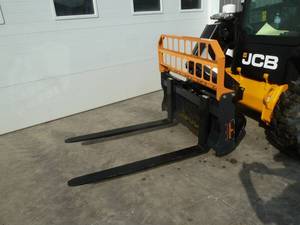 lot 34 image: Landhoner Pallet Forks   42