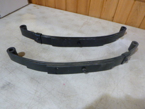 2 Leaf Springs