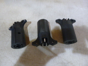 3 7-Pin to 4-Pin Adapters
