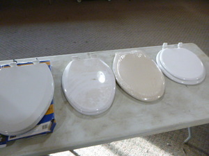 4 Toilet Seats