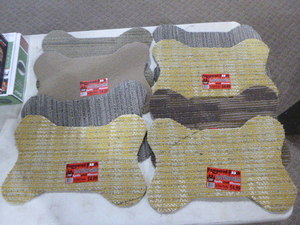 8 Pampered Pooch Food and Water Bowl Mats