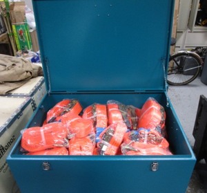 lot 12 image: Steel Flatpack Tool Box with (8) 1.5 & (16) 2 Ratchet Straps