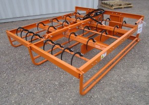 lot 51 image: LandHonor Skid Steer Hay Accumulator Grapple