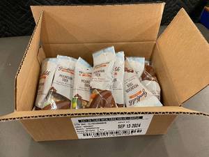 lot 12 image: FL 3 - Box of Goodfields Trail Mix Mountain Trek - 24 Packets