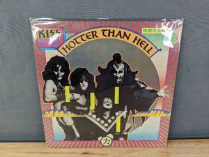 lot 105 image: KISS Hotter than Hell Vinyl Album
