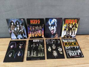 lot 197 image: 8 Kiss Music Magnets