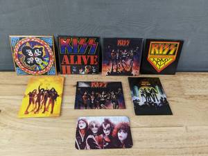 lot 196 image: 8 Kiss Music Magnets
