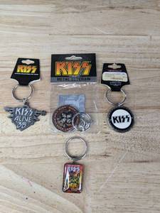 lot 192 image: Set of 4 KISS Keychains
