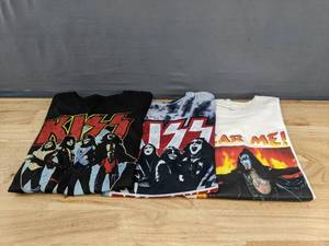 lot 199 image: 3 KISS T-Shirts - Mens Size Large