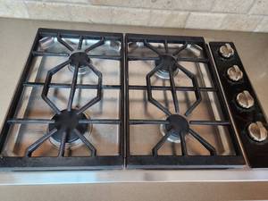 lot 3 image: Wolf Household Stove Top and Hood