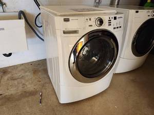 lot 26 image: Maytag 4000 Series Commercial Clothes Washing Machine MHWE400WW01