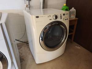 lot 27 image: Maytag 5000 Series Commercial Clothes Drying Machine