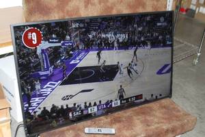 lot 35 image: NEC (Sharp) Ultra High Definition UHD 55 Commercial Display  Monitor - Model ME551
