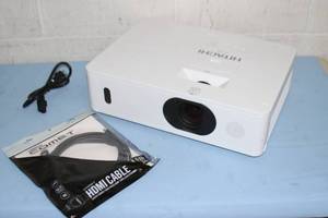 Hitachi CP-WU5505 WUXGA 5000-Lumen HD Home Theater LCD Projector / Projection System