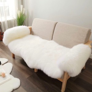 lot 21 image: Iriwool Premium Genuine Fur Rug 4x6, Creamy White