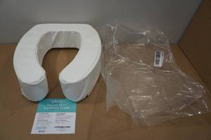 lot 42 image: Toilet Seat 4 Cushion Riser