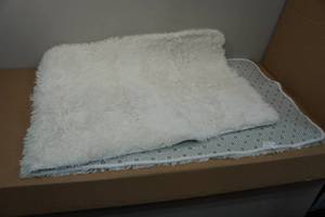 lot 49 image: Faux Fur Runner Rug -White, 6x2