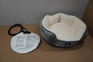 lot 50 image: Maruda Small Pet Bed with Heating Mat